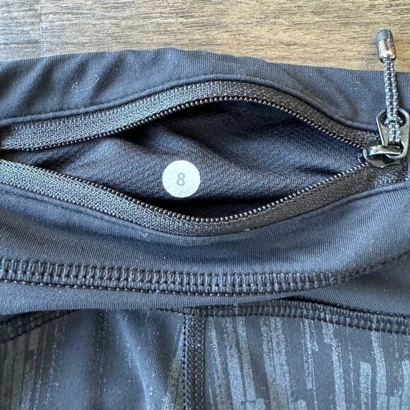 Lululemon Run Inspire Crop II Black and Grey Leggings sz 8 - Picture 6 of 8